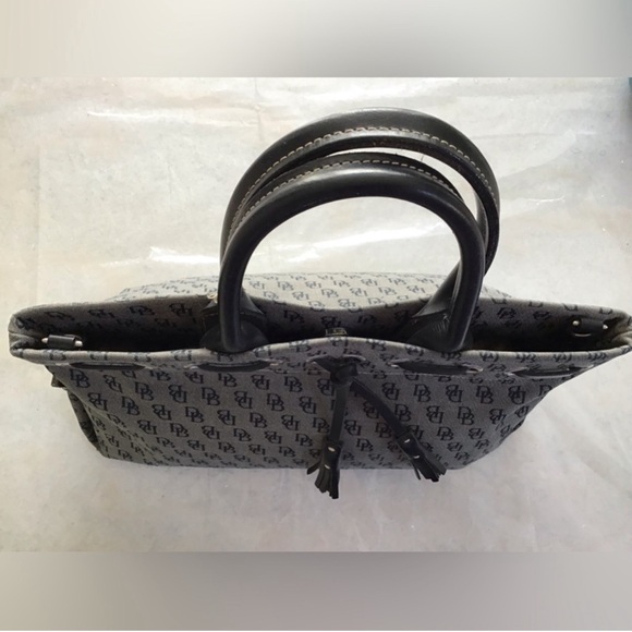 Vintage Dooney & Bourke hang bag - Picture 11 of 11